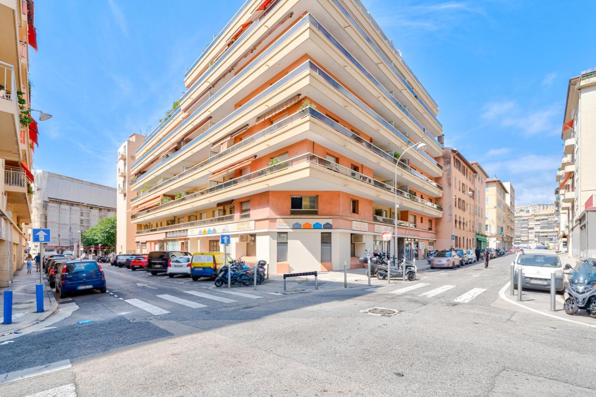 Near Old Town And Apartment Fully Renovated Nice Bagian luar foto